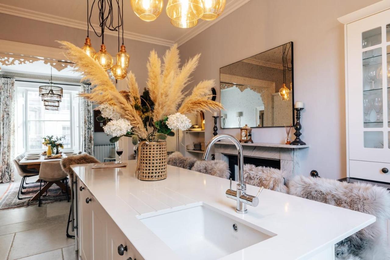Central Townhouse With Garden & Free Parking Bath Bagian luar foto